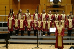 eneklo_ifjusag_2013_aprilis_10_14ora_14