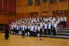 eneklo_ifjusag_2013_aprilis_9_15
